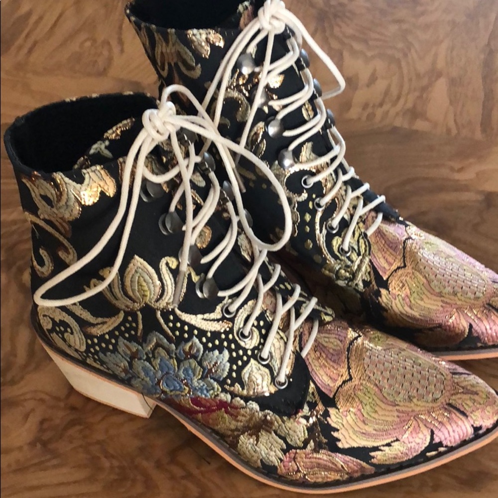 ππStunning! Boho Black brocade ankle boot - Picture 7 of 8